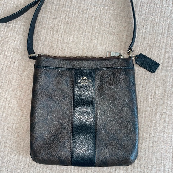 Coach Crossbody - Picture 4 of 4